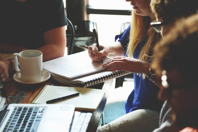 From Side Hustle to Full-Time: Navigating the Leap to Self-Employment