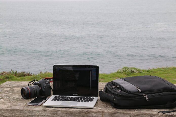 Unleash Your Authentic Self: The Key to a Strong Personal Brand as a Solopreneur