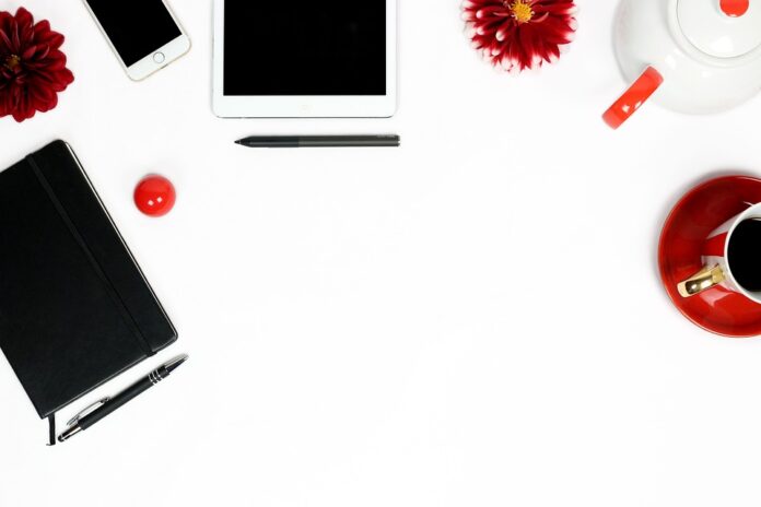 Digital Nomadism: The Ultimate Guide to Working and Traveling the World