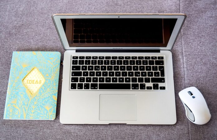 From Side Hustle to Full-Time Freelance: How I Built a Successful Niche Business