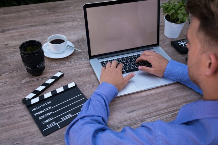 Turning Your Passion into a Paycheck: A Beginner's Guide to Freelancing